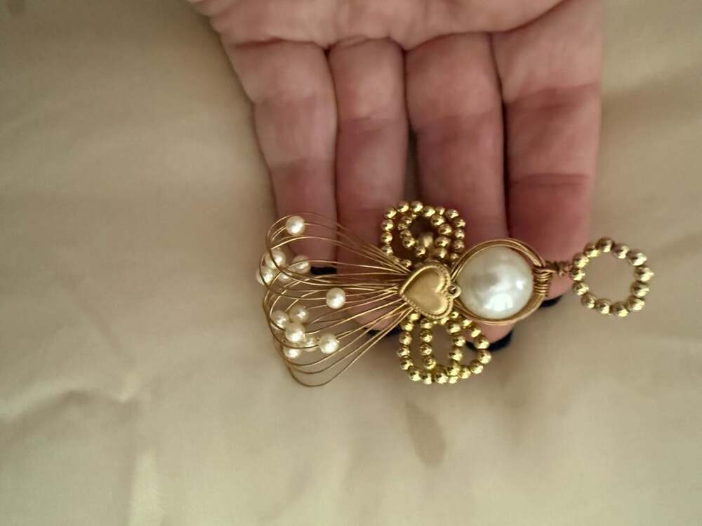 Vintage Handmade Gold Tone Wire Angel Pearl Brooch Pin